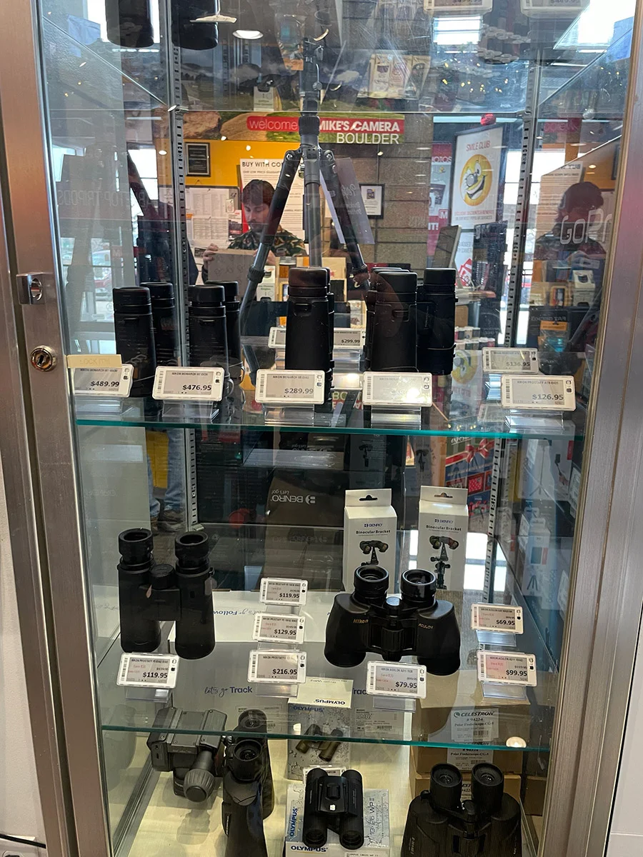 Electronic shelf label system showing real-time product pricing in retail