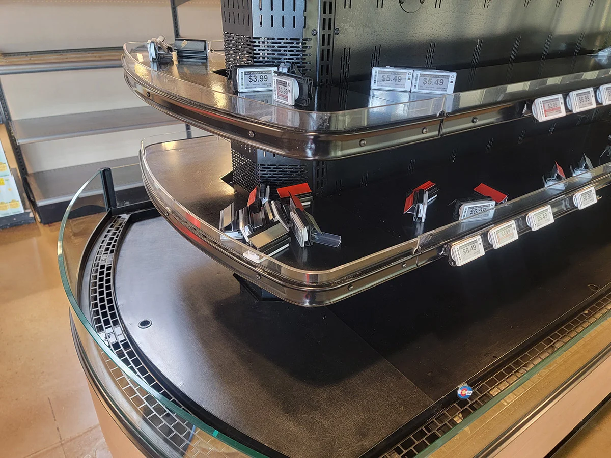 Smart retail technology for grocery stores featuring wireless Electronic Shelf Labels.